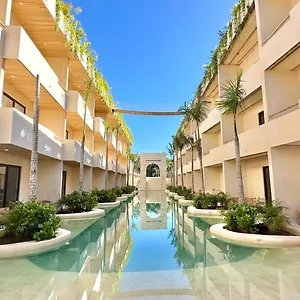 https://cocay-welcome-to-the-jungle.allrivieramayahotels.com